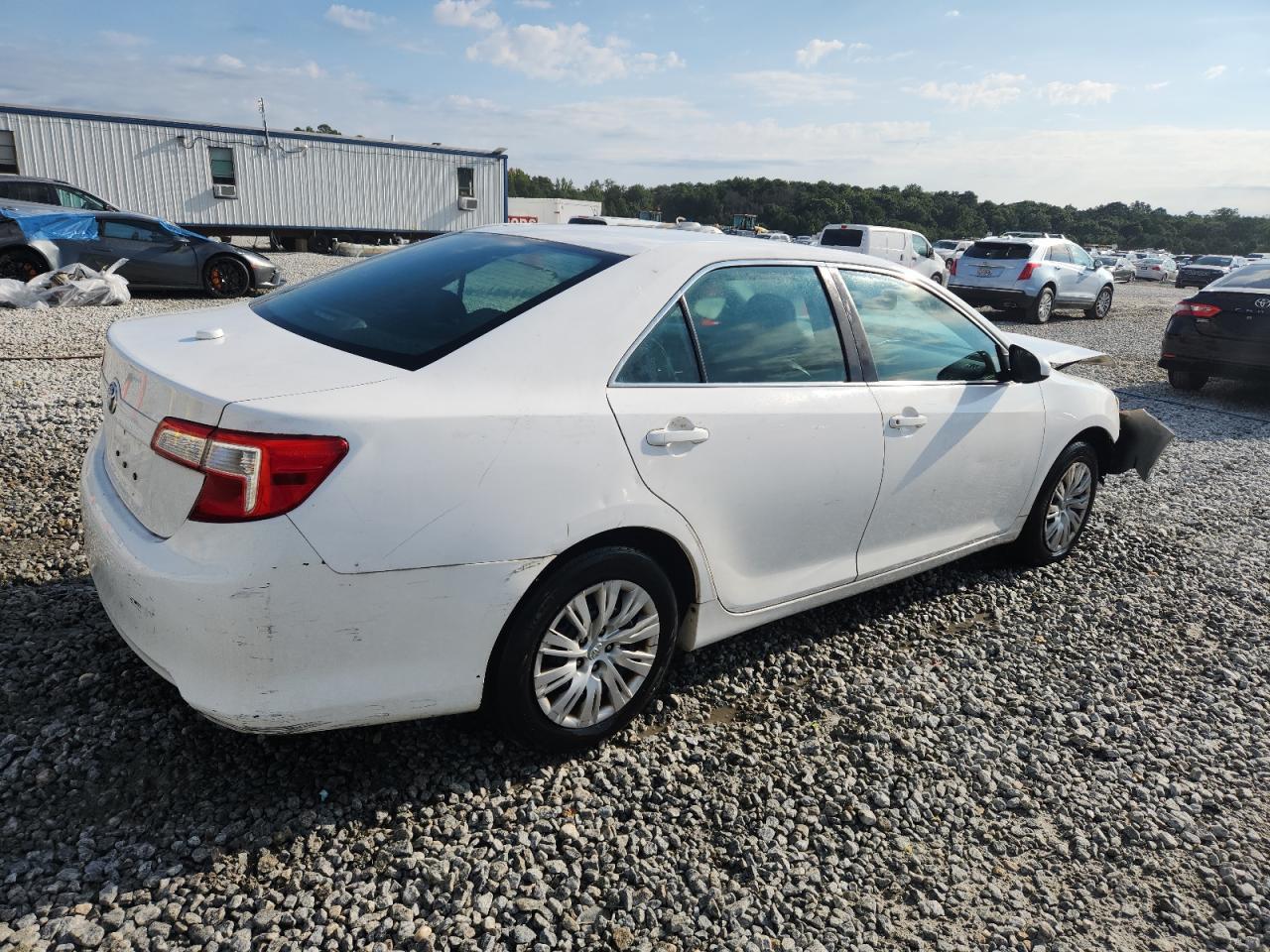 2014 Toyota Camry L - Фото 3