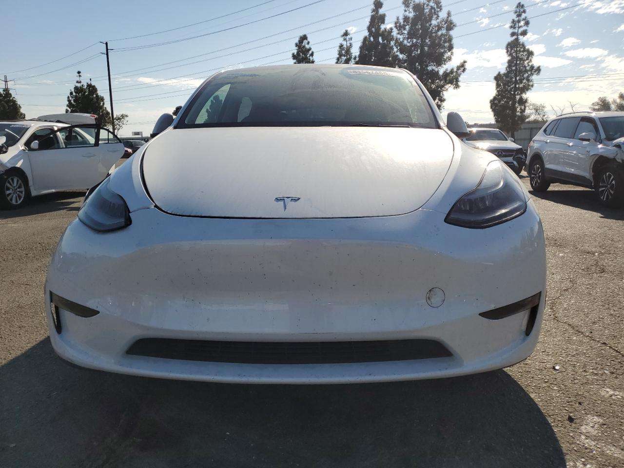 2023 Tesla Model Y - Image 5