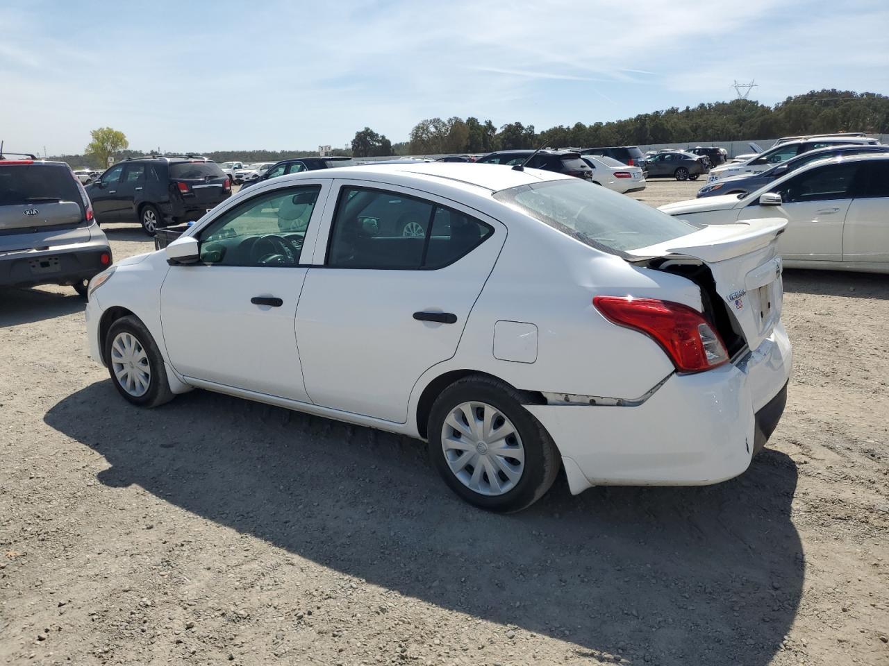 2019 Nissan Versa S - Фото 2