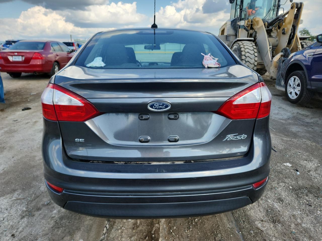 2015 Ford Fiesta Se - Фото 6