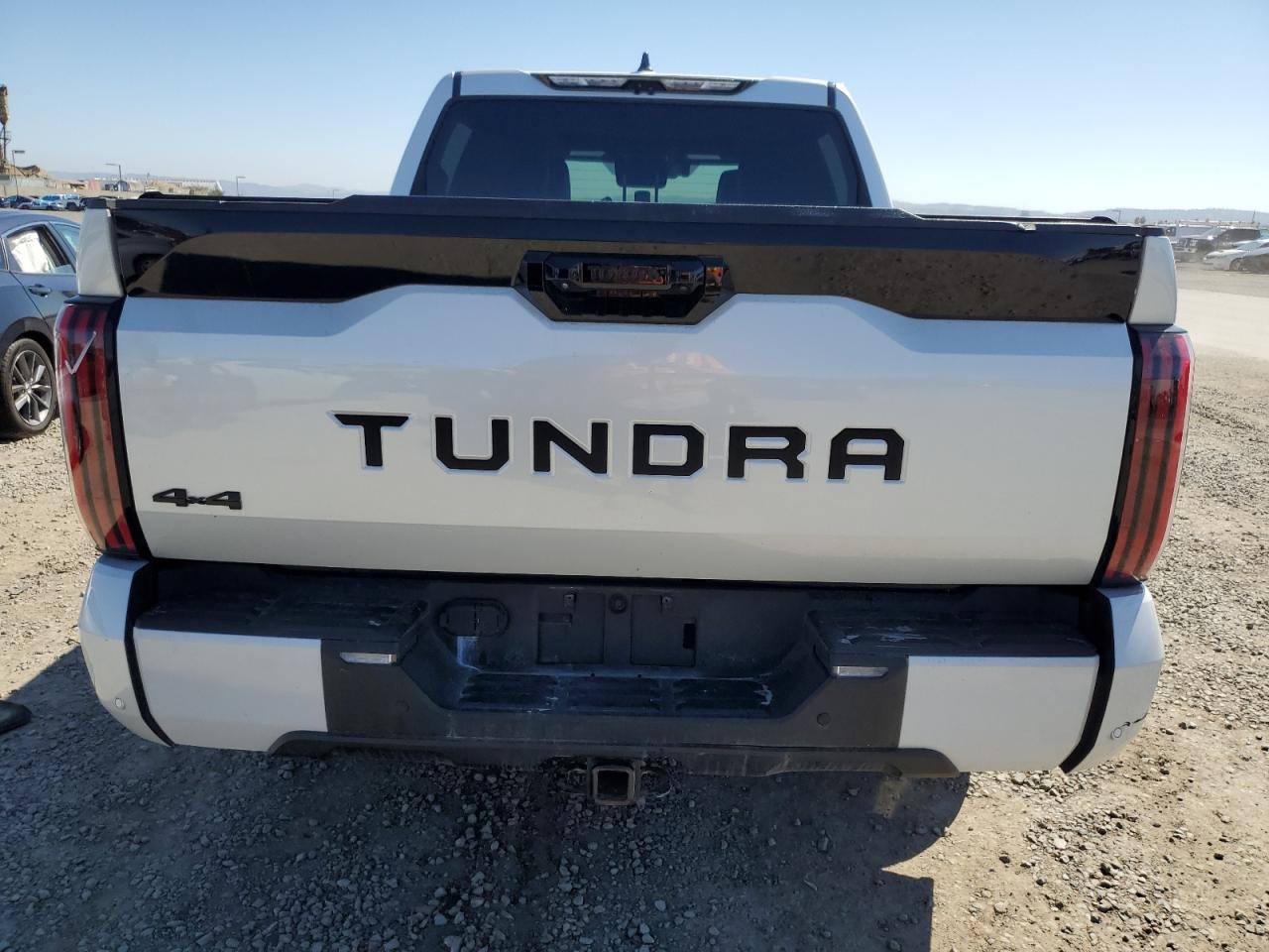 2024 Toyota Tundra Crewmax Platinum - Image 6