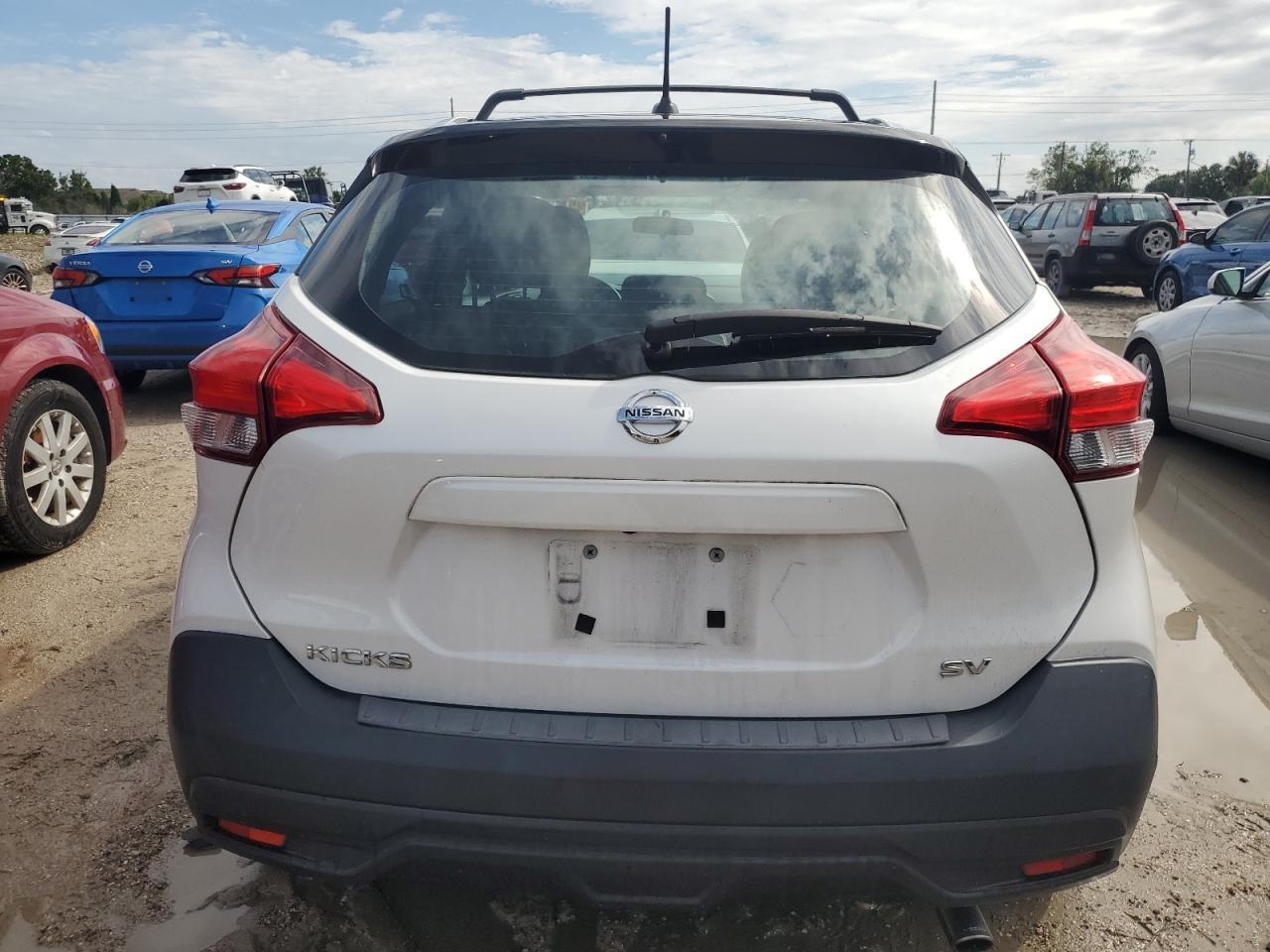 2018 Nissan Kicks S - Image 6