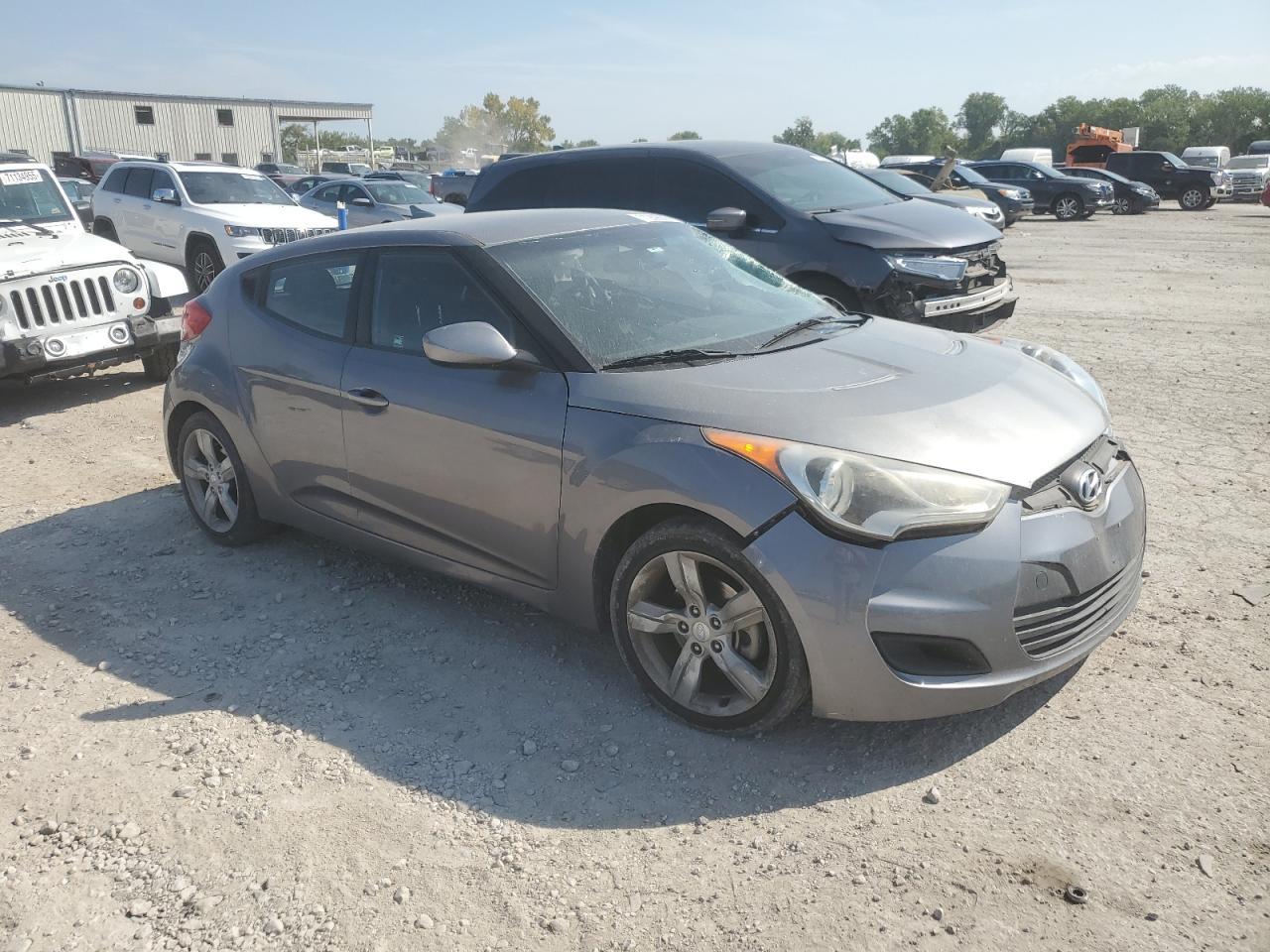 2014 Hyundai Veloster - Image 4