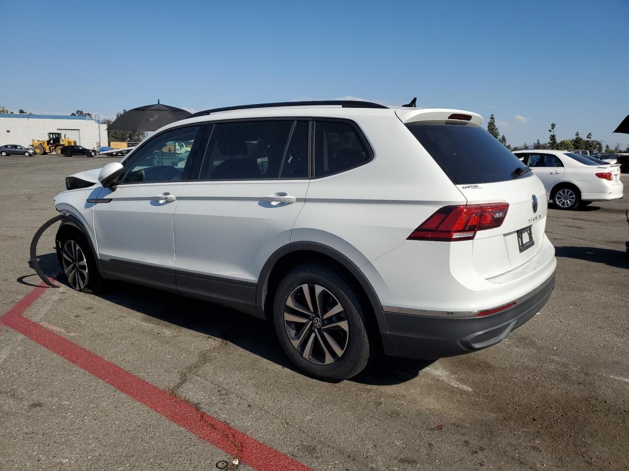 2023 Volkswagen Tiguan S - Фото 2