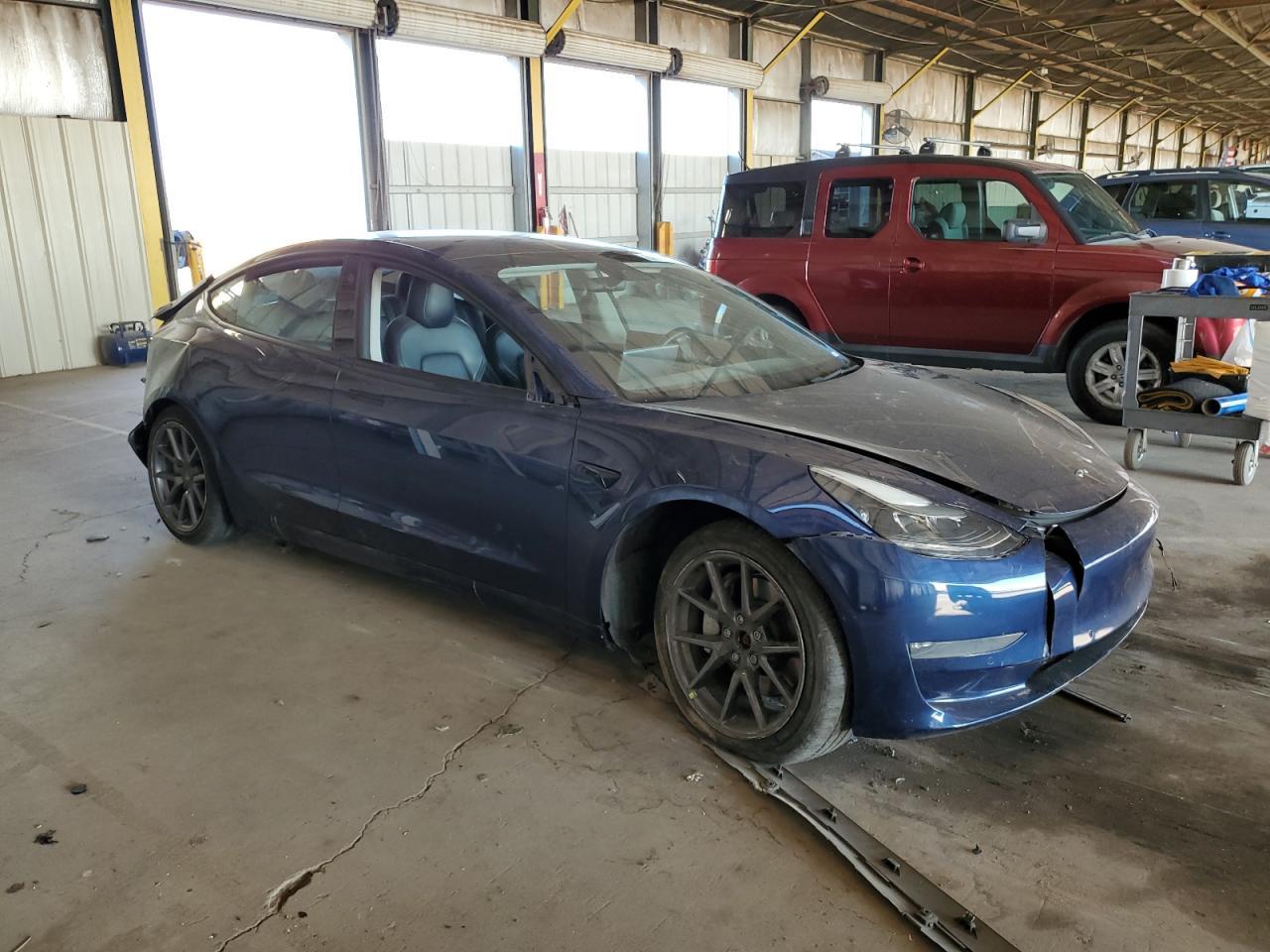 2022 Tesla Model 3 - Фото 4