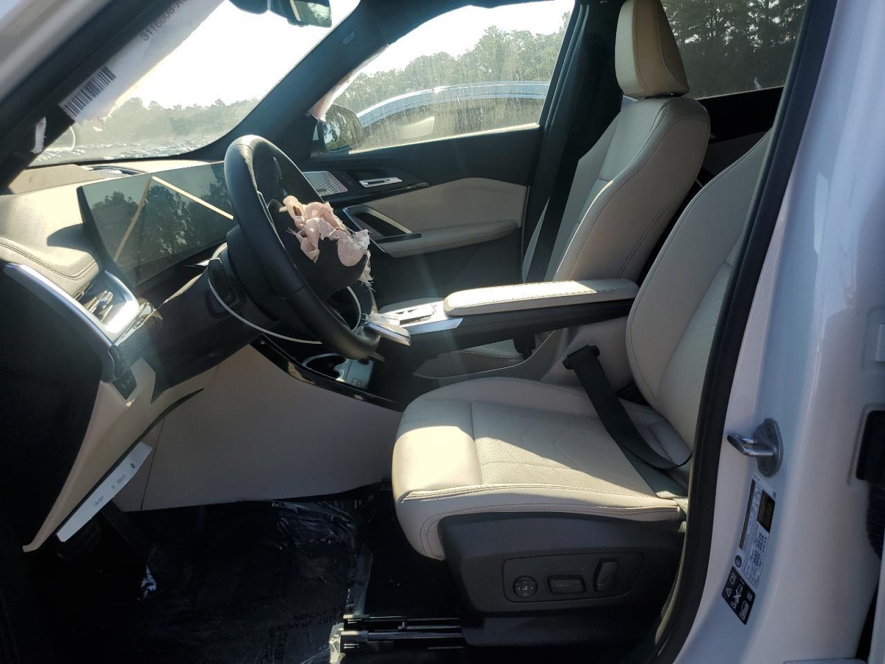 2025 BMW X1 xDrive28I - Image 7
