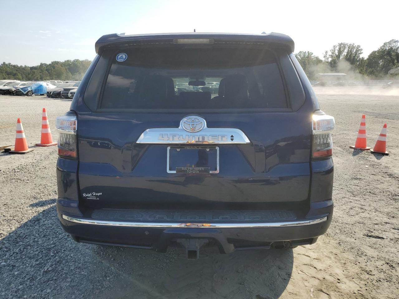 2016 Toyota 4Runner Sr5 - Image 6