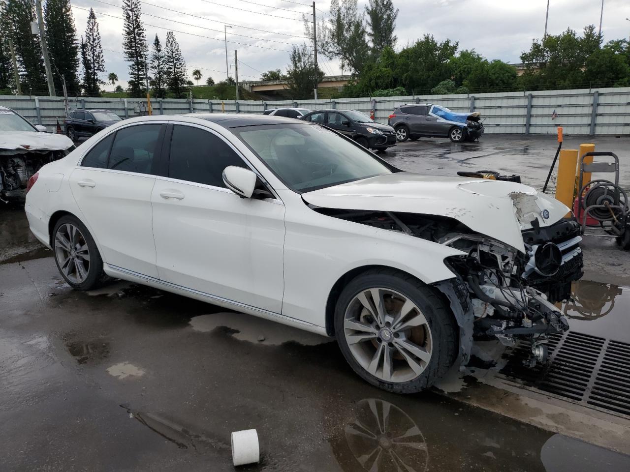 2016 Mercedes-Benz C 300 - Фото 4