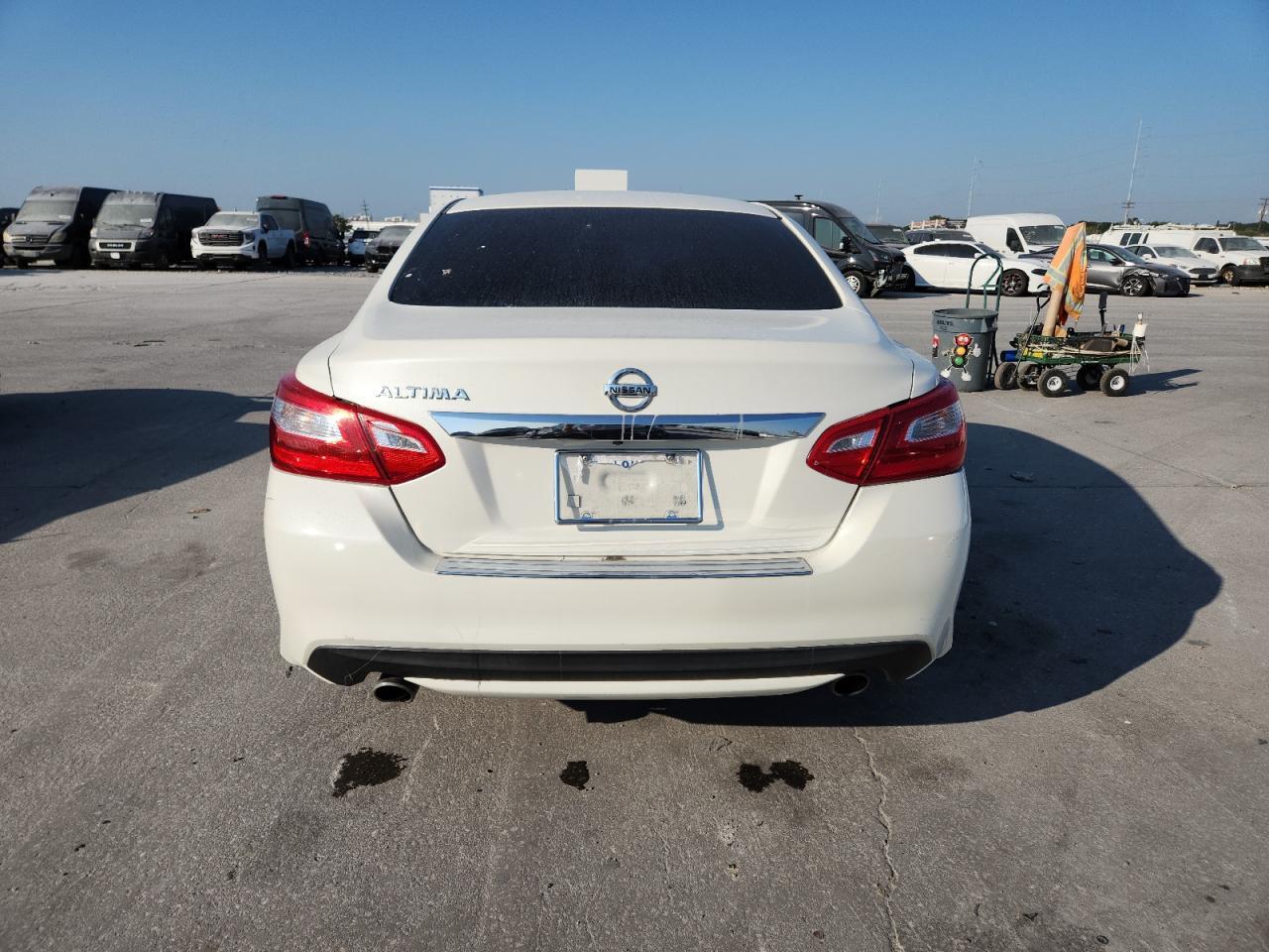 2017 Nissan Altima 2.5 - Image 6