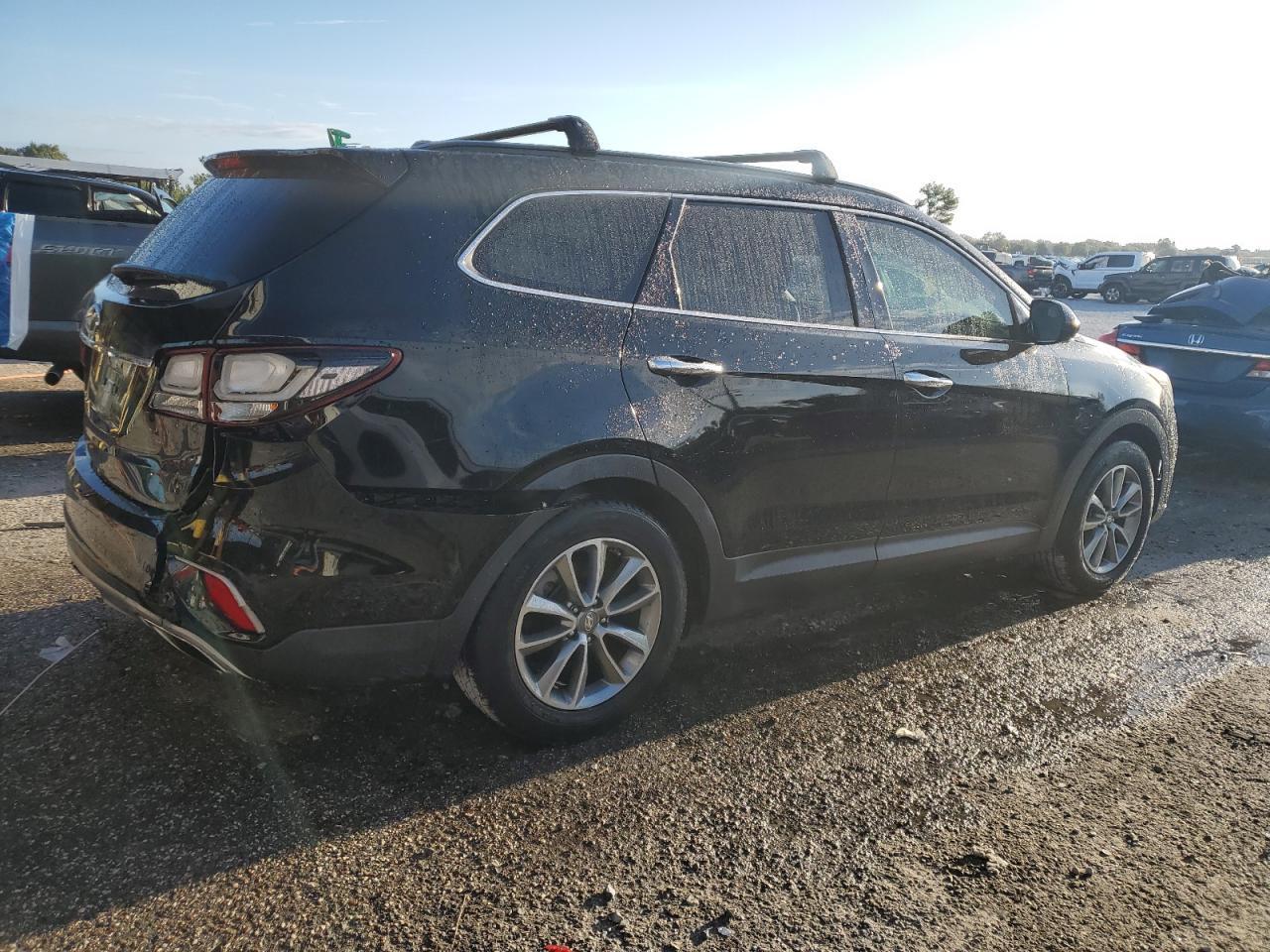 2018 Hyundai Santa Fe Se - Image 3