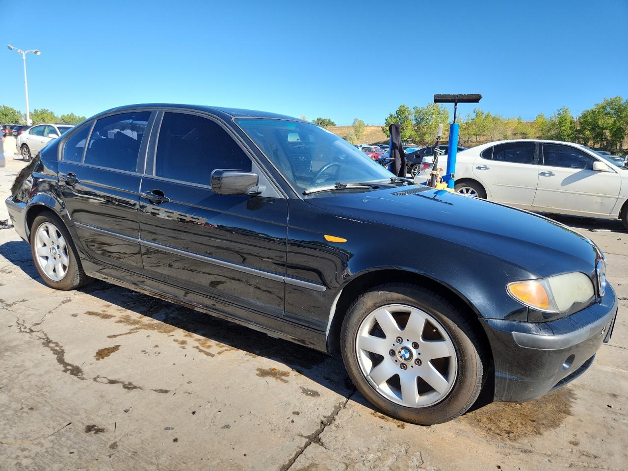 2005 BMW 325 Xi - Image 4