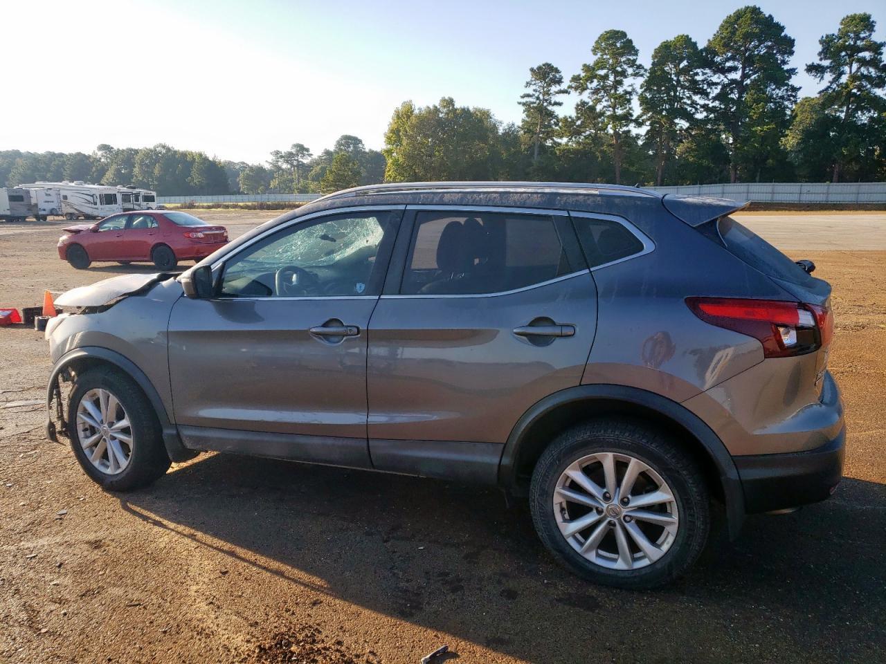 2018 Nissan Rogue Sport S - Image 2