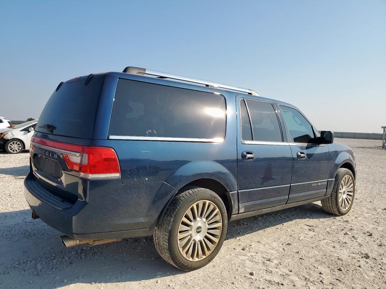 2017 Lincoln Navigator L Select - Фото 3