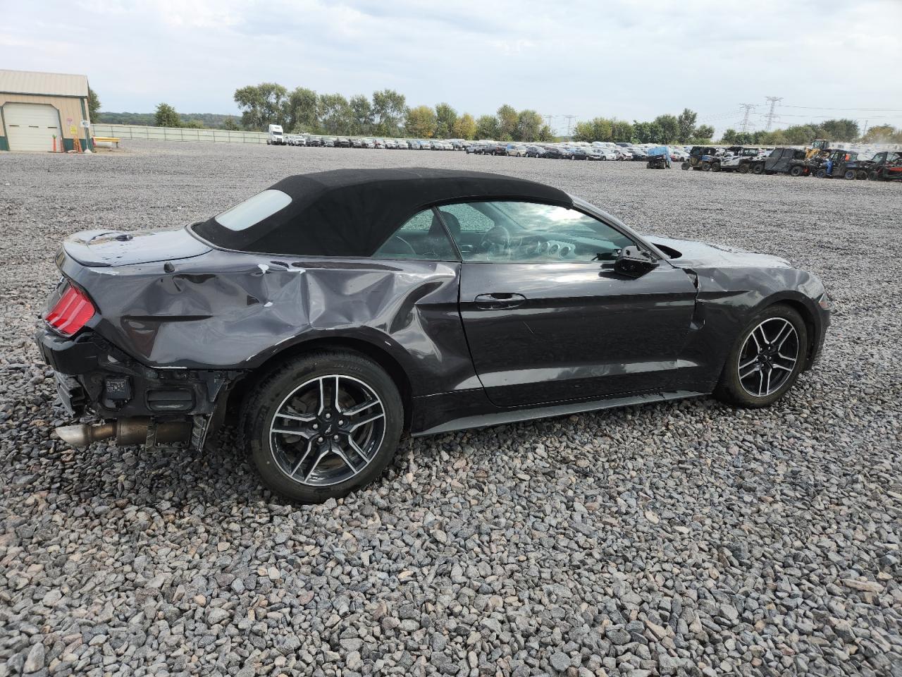 2022 Ford Mustang - Фото 3