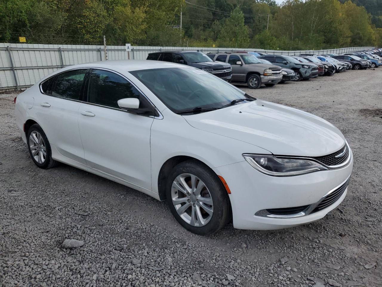 2015 Chrysler 200 Limited - Фото 4
