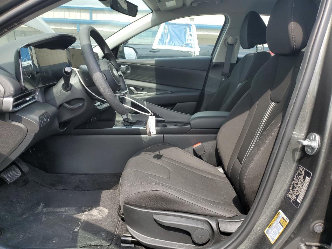 2024 Hyundai Elantra Blue - Image 7