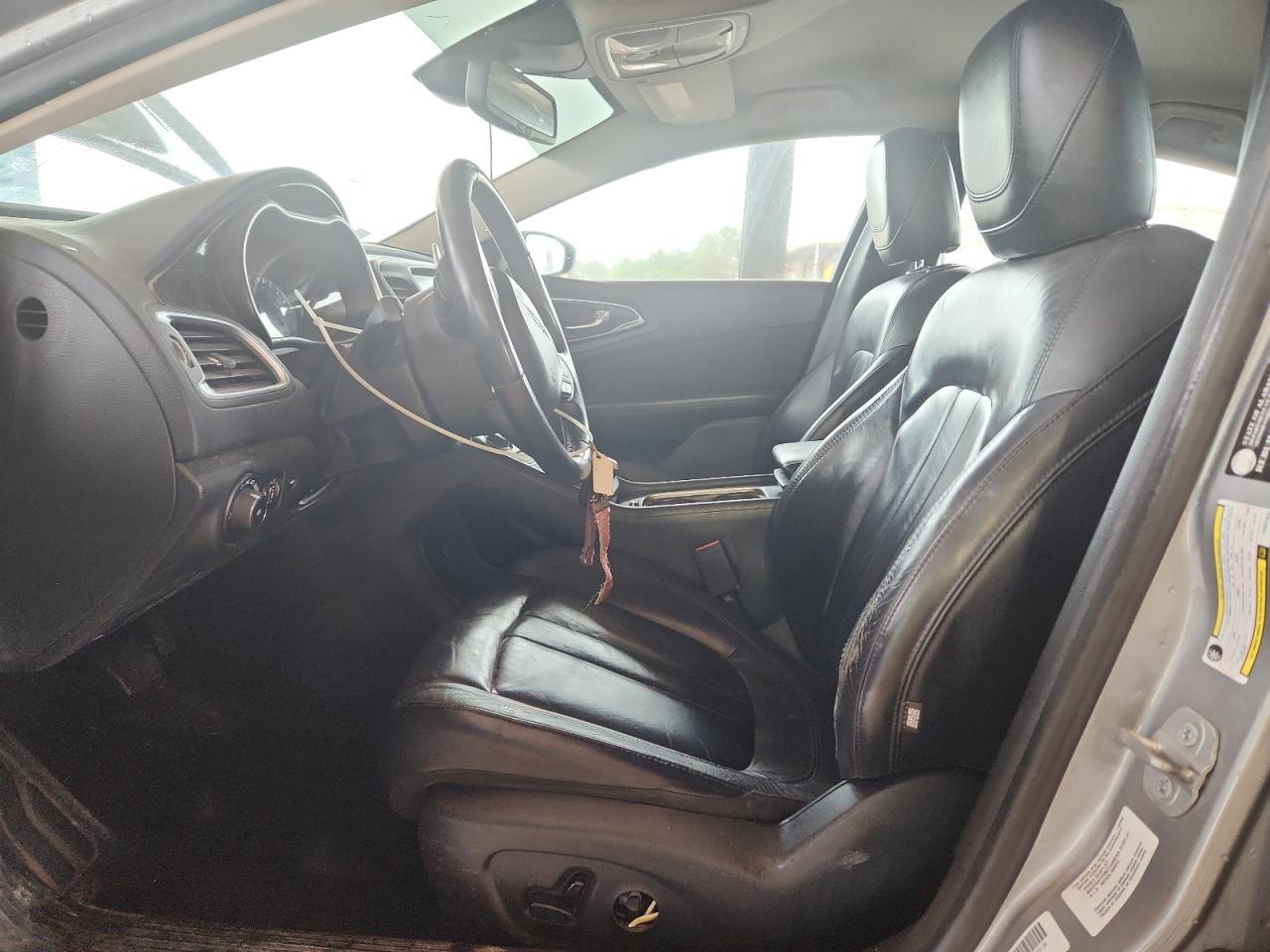 2015 Chrysler 200 C - Image 7