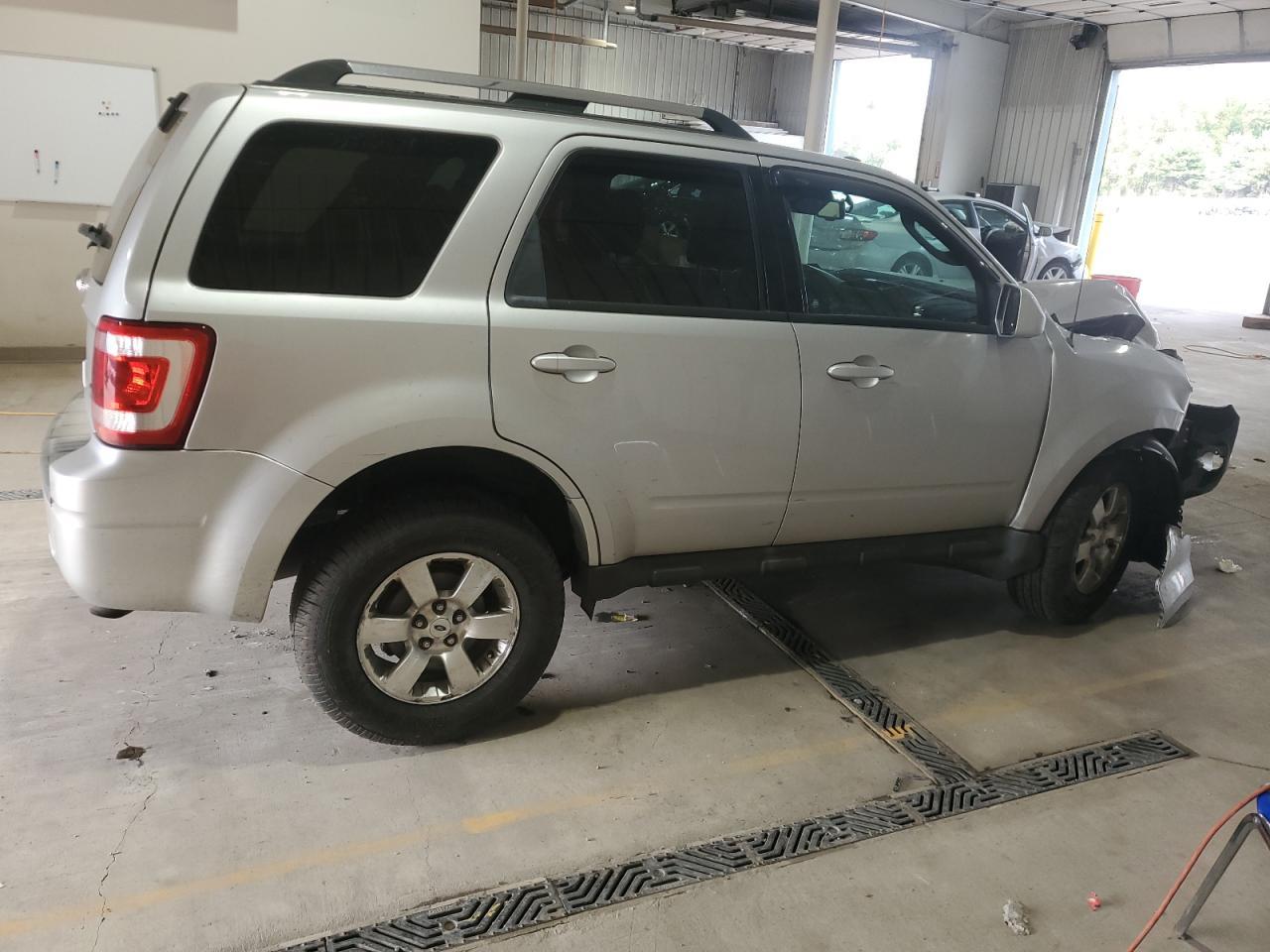 2010 Ford Escape Limited - Image 3