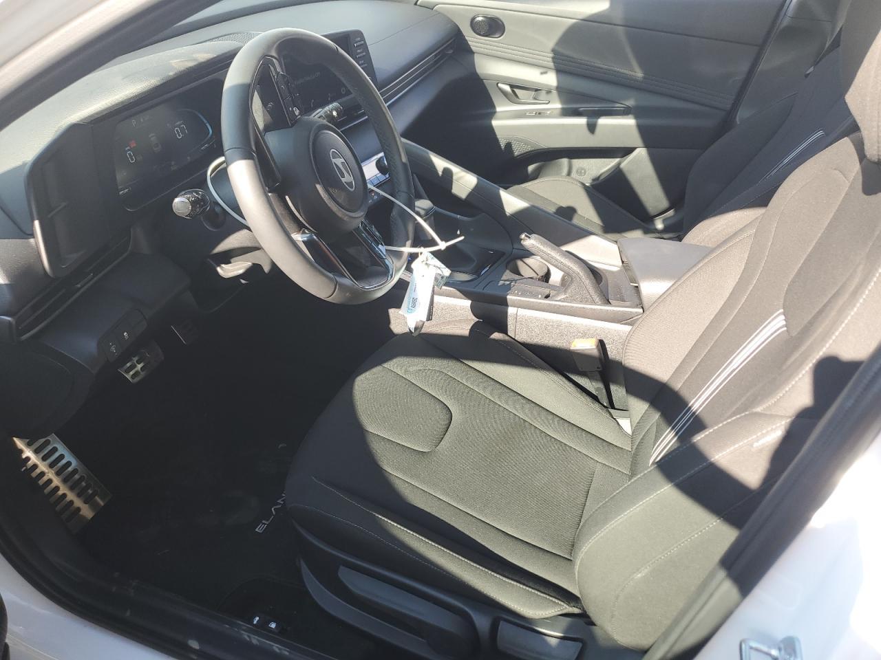 2025 Hyundai Elantra Sel Sport - Фото 7
