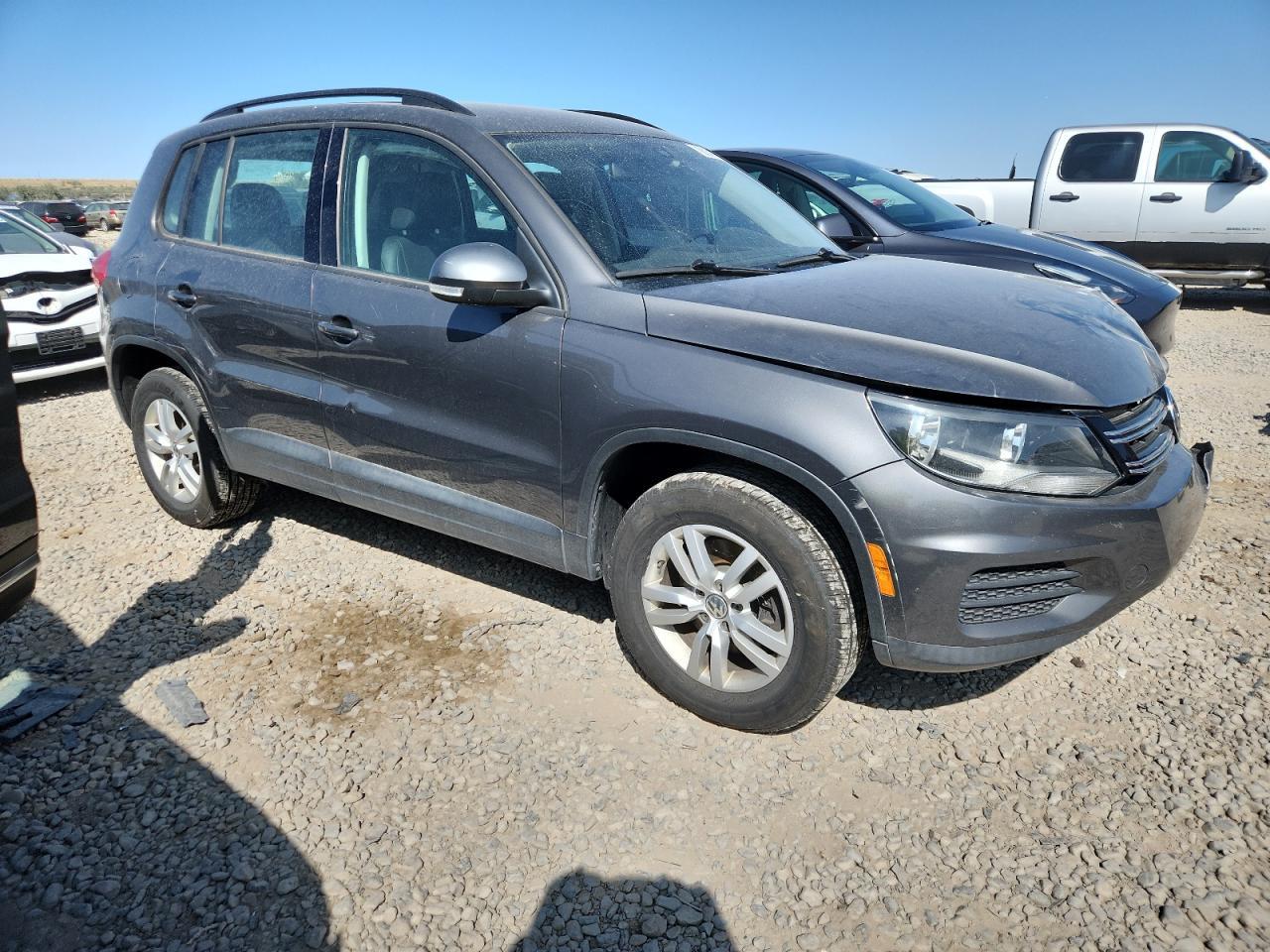 2016 Volkswagen Tiguan S - Фото 4