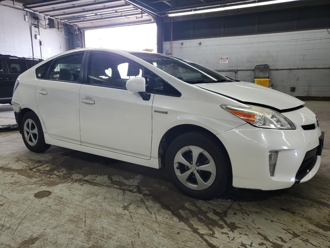 2015 Toyota Prius - Фото 4