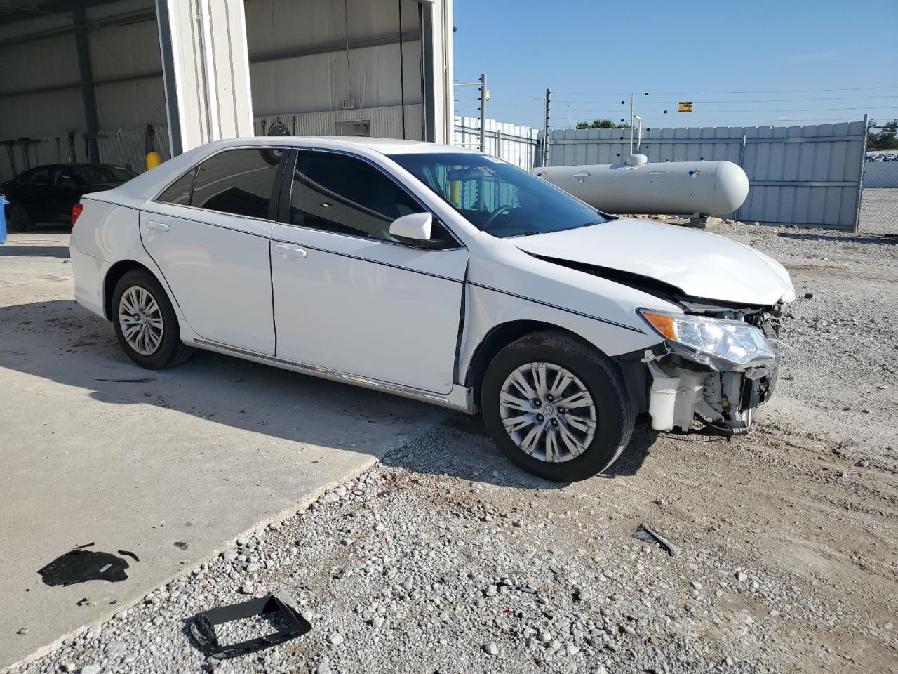 2014 Toyota Camry L - Image 4