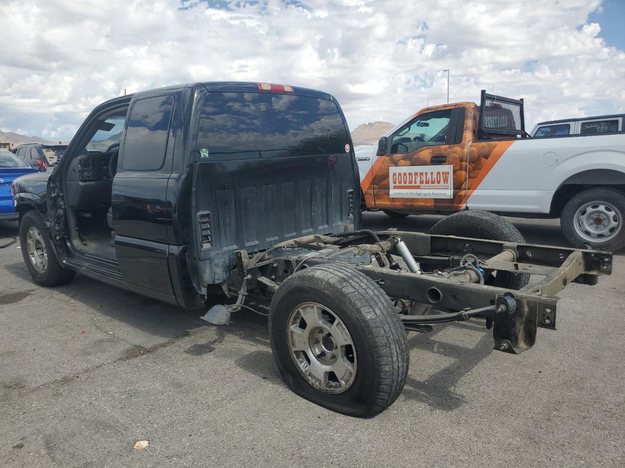 2005 Chevrolet Silverado Ss - Image 2
