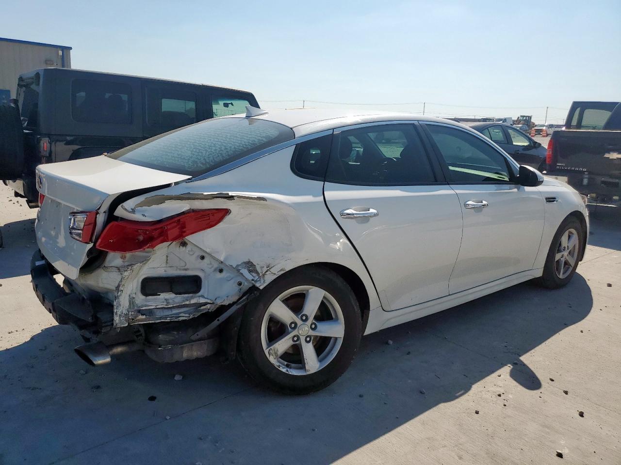 2017 Kia Optima Lx - Фото 3
