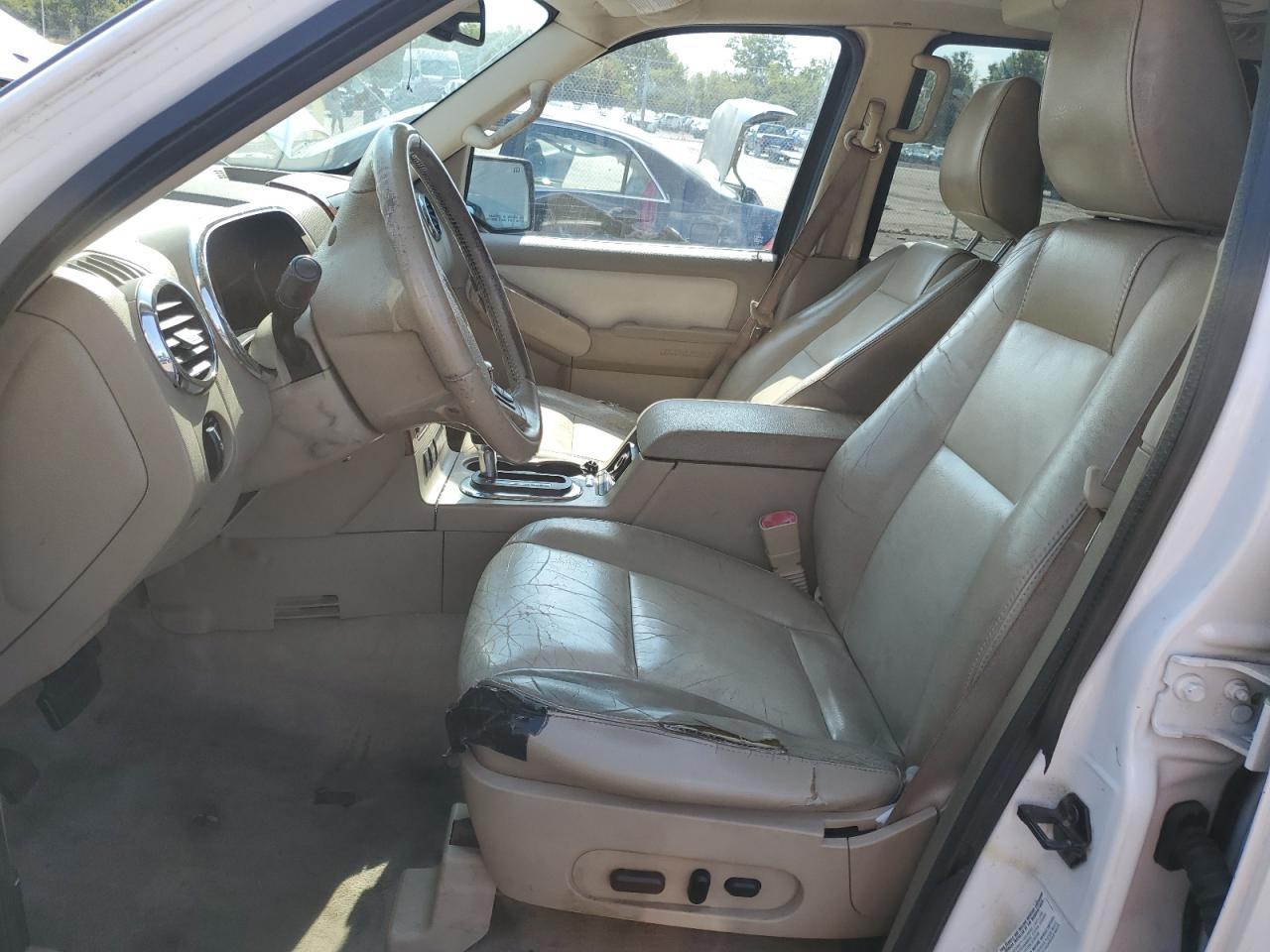2010 Ford Explorer Eddie Bauer - Image 7