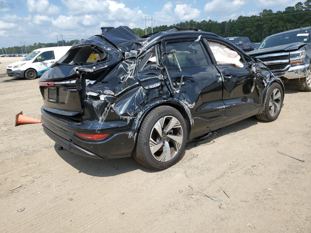 2025 Audi Q6 E-Tron Premium Plus - Image 4