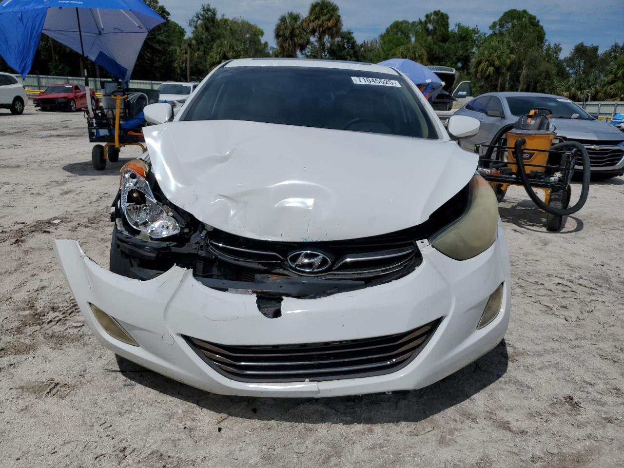 2013 Hyundai Elantra - Image 5