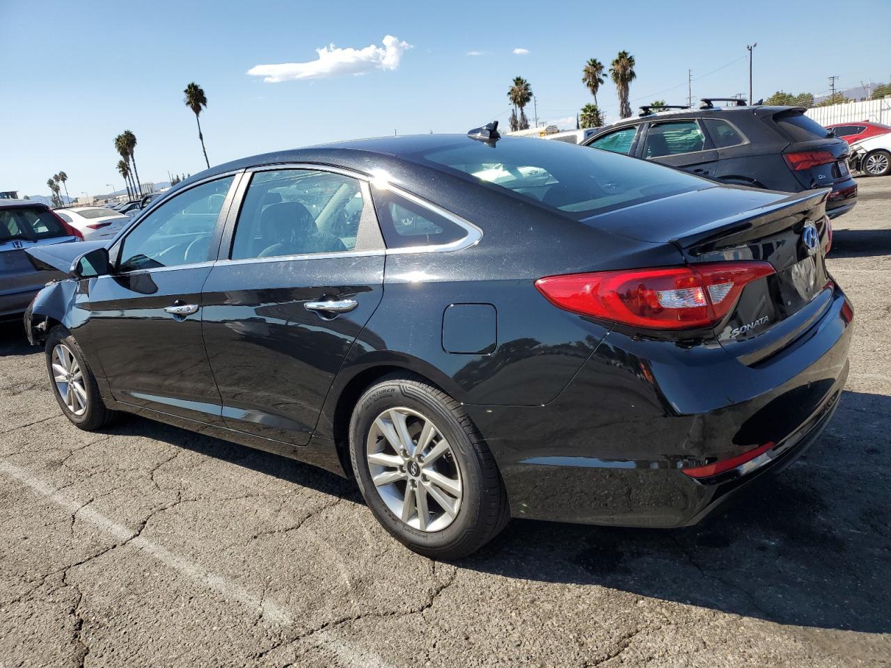 2017 Hyundai Sonata Se - Фото 2