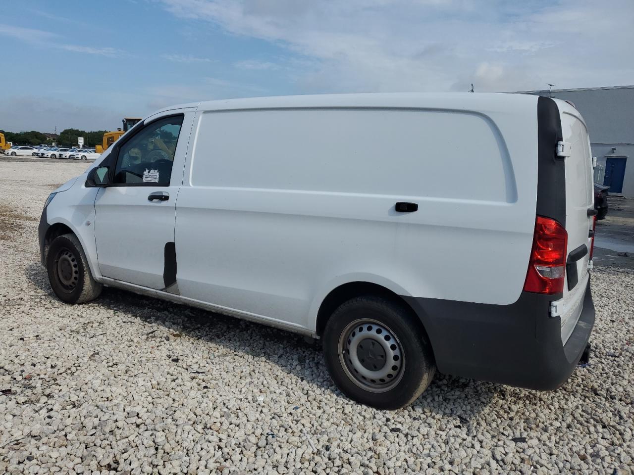 2023 Mercedes-Benz Metris - Фото 2