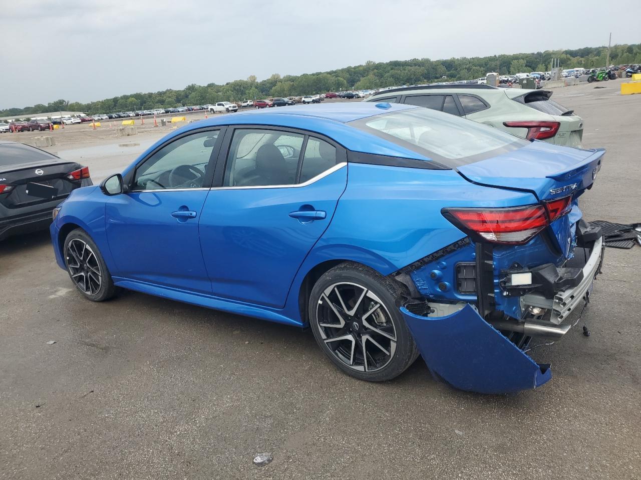 2025 Nissan Sentra Sr - Image 2