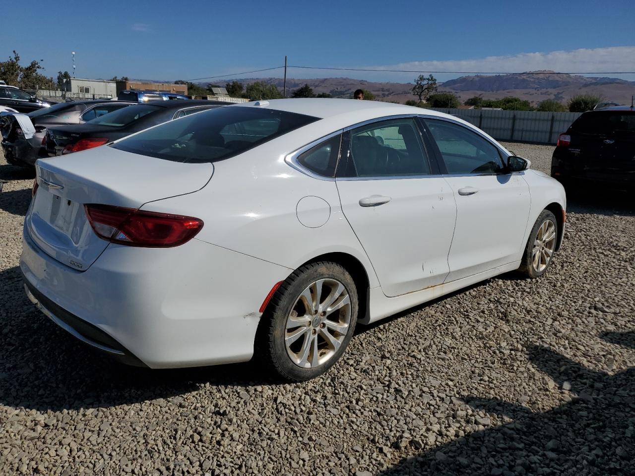 2016 Chrysler 200 Limited - Фото 3