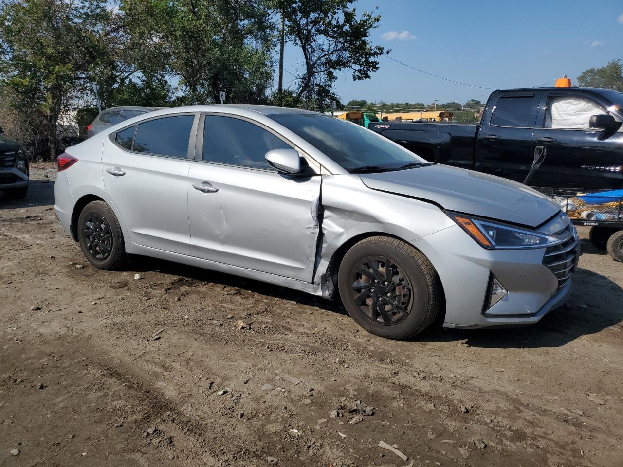 2020 Hyundai Elantra Se - Фото 4