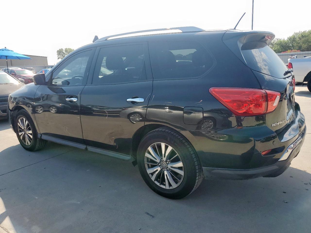 2018 Nissan Pathfinder S - Фото 2