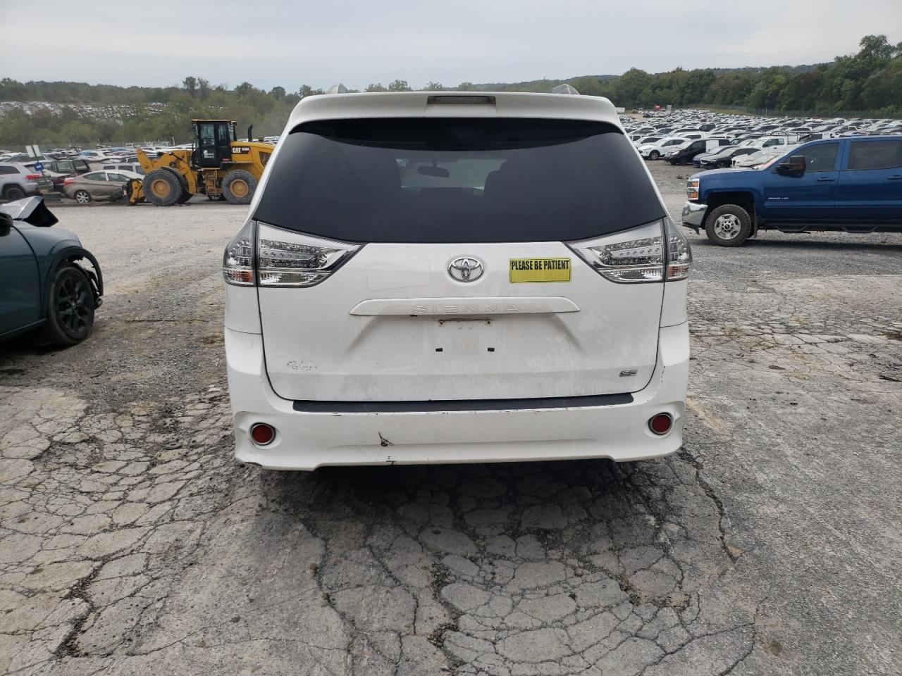2013 Toyota Sienna Sport - Фото 6