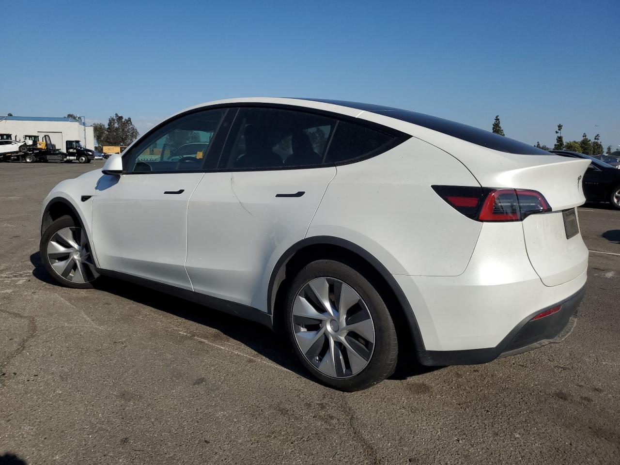 2023 Tesla Model Y - Image 2