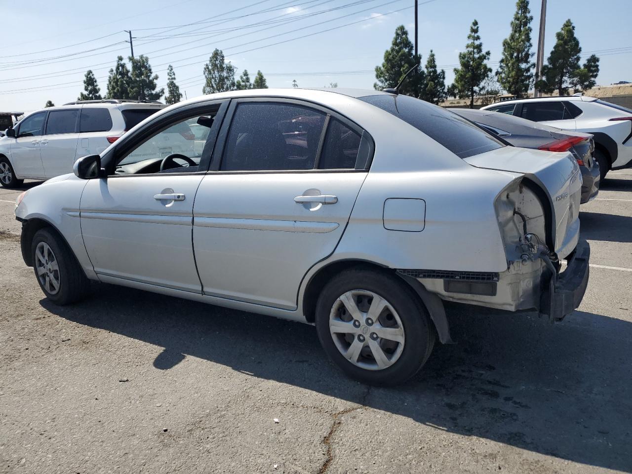 2010 Hyundai Accent Gls - Image 2