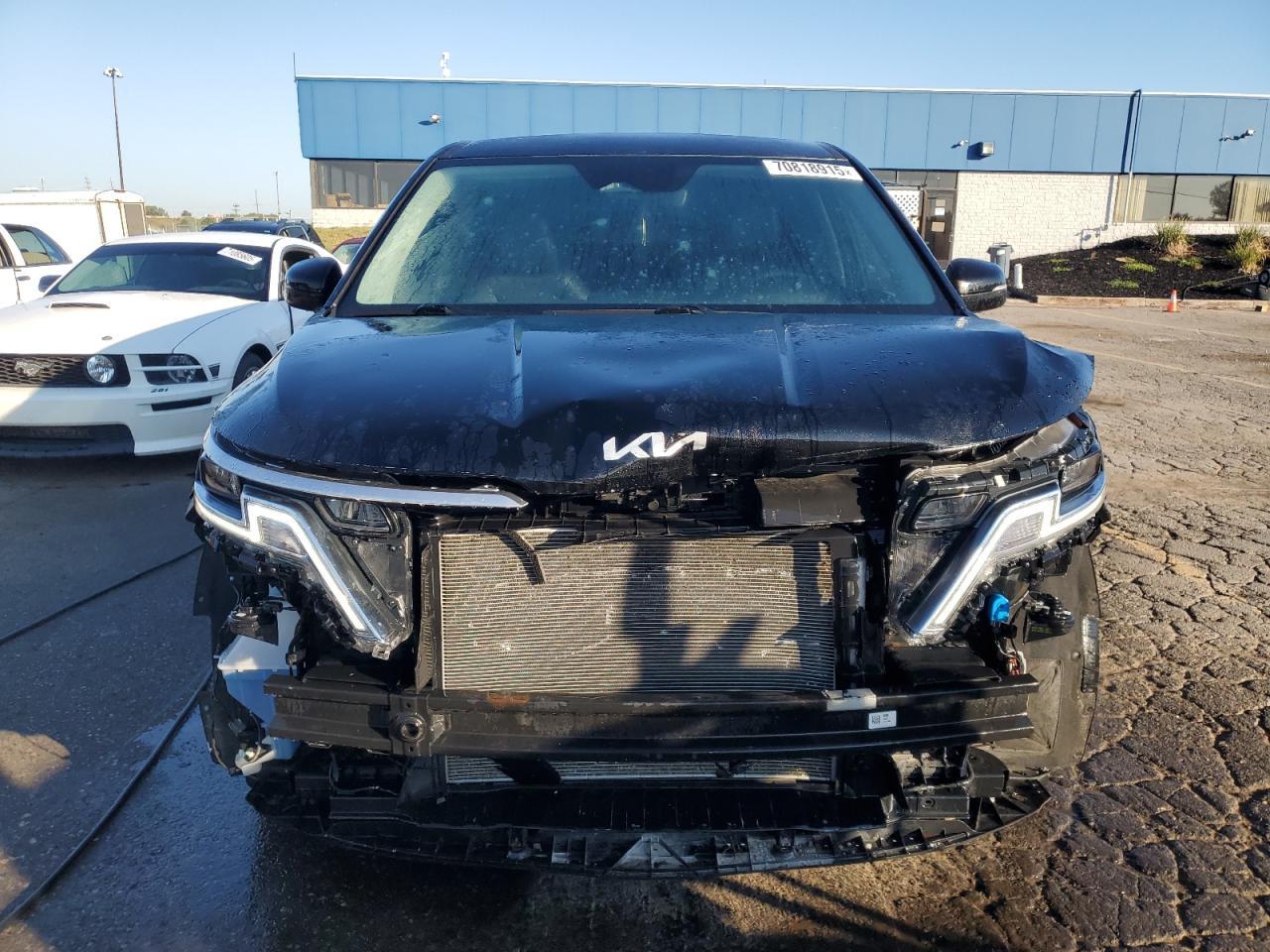 2022 Kia Carnival Lx - Image 5