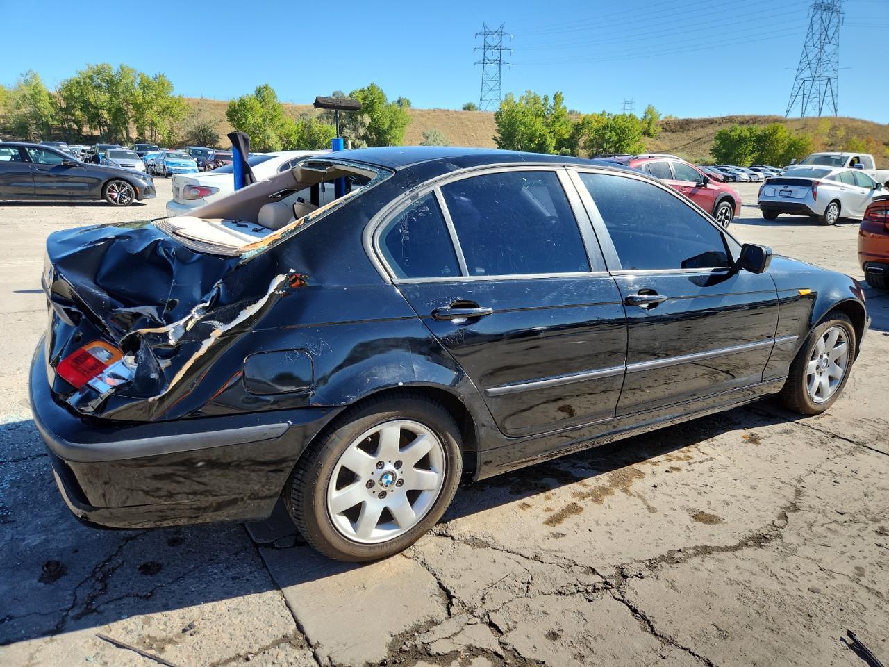 2005 BMW 325 Xi - Image 3