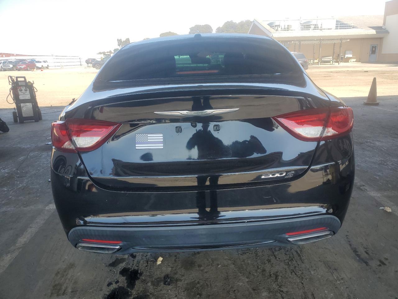 2015 Chrysler 200 S - Image 6
