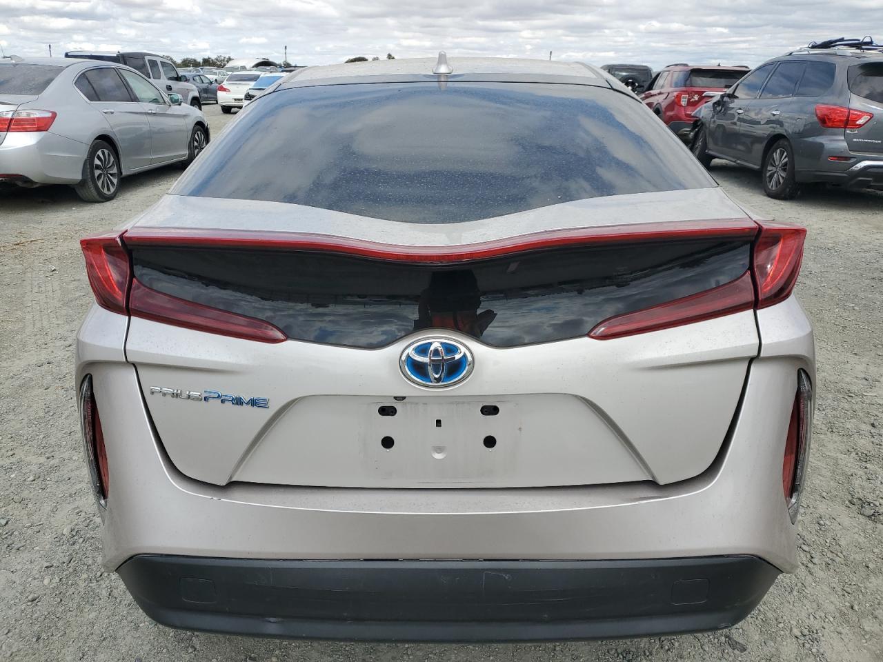 2020 Toyota Prius Prime Le - Фото 6