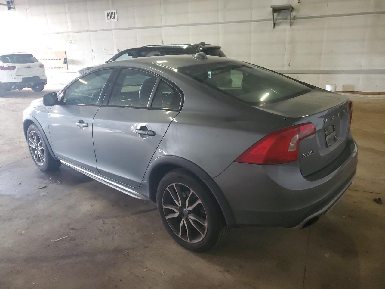 2016 Volvo S60 Cross Country T5 - Фото 2