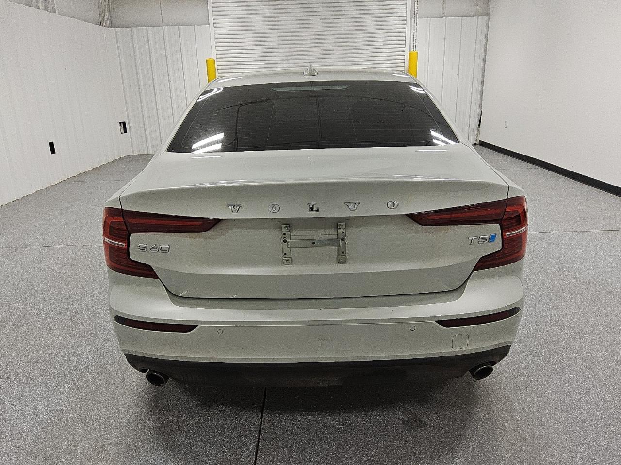 2019 Volvo S60 T5 Momentum - Image 6
