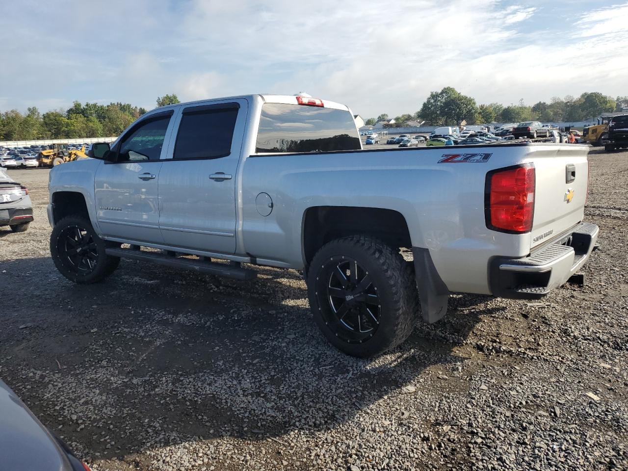 2017 Chevrolet Silverado K1500 Lt - Image 2