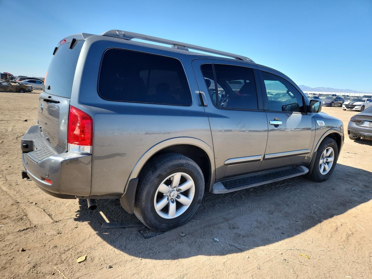 2014 Nissan Armada Sv - Image 3