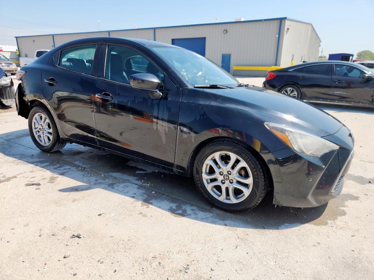 2018 Toyota Yaris Ia - Фото 4