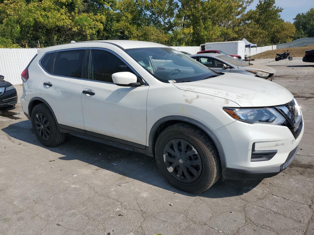 2020 Nissan Rogue S - Фото 4